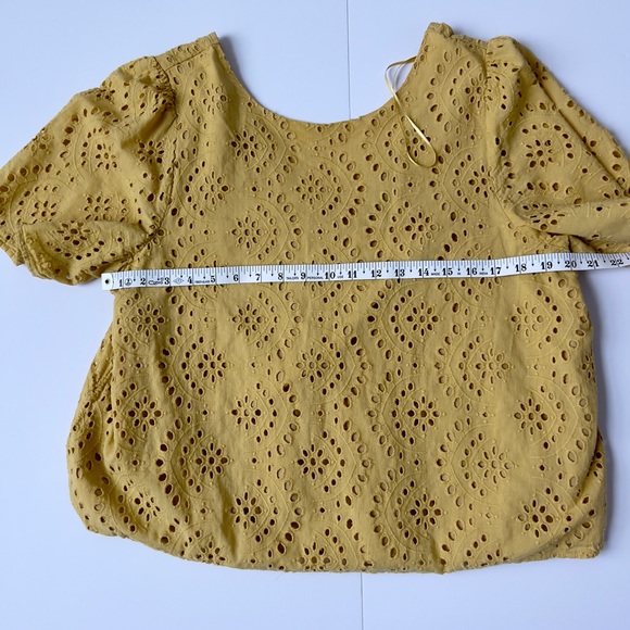 Women's Banana Republic Mustard Eyelet Top - Picture 5 of 6